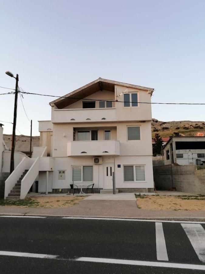 Apartman Lidija Dinjiška Exteriér fotografie