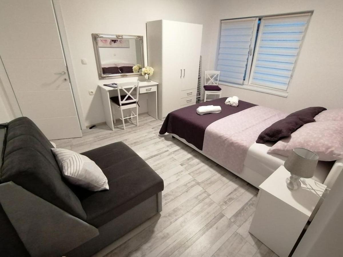 Apartman Lidija Dinjiška Exteriér fotografie